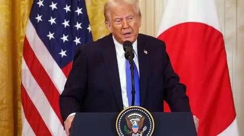 Trump wstrzymuje pomoc dla RPA i zaprasza uchodźców. W reakcji na nowe prawo