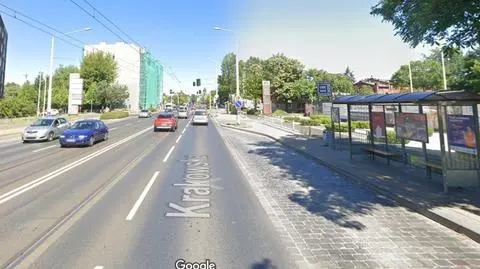 Wypadek przy wysiadaniu z tramwaju na przystanku 