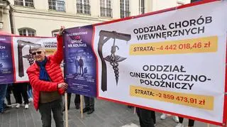 Protest szpitali pod Ministerstwem Zdrowia