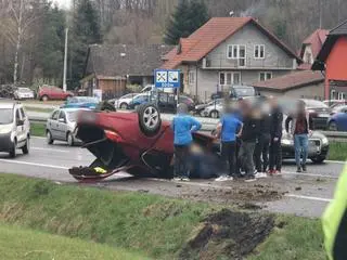 Wypadek na zakopiance w Jaworniku