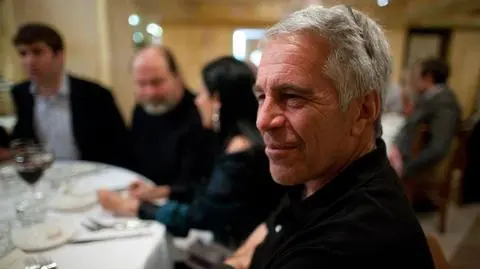 Jeffrey Epstein. Najnowsze zdjęcia udostępnione w związku ze zbliżającym się terminem ujawnienia akt 