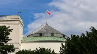 KO wyraźnie przed PiS. Najnowszy sondaż