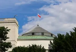 KO wyraźnie przed PiS. Najnowszy sondaż