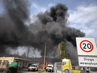 Potężny słup dymu