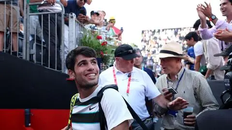 Wygrał 17. mecz z rzędu i awansował do finału. Efektowna seria Alcaraza