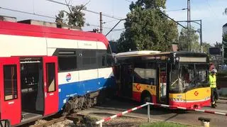 Pociąg zderzył się z autobusem