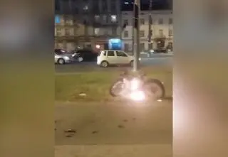 W centrum miasta rower elektryczny zmienił w kulę ognia