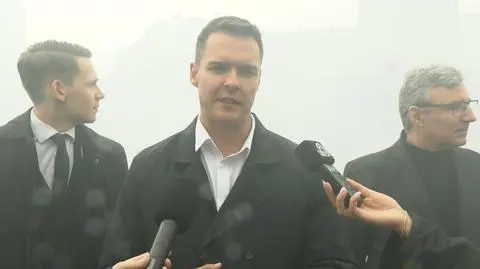 Łukasz Rzepecki na antyimigranckiej manifestacji w Łodzi