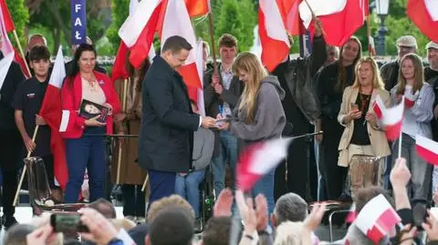 Autorka książki podpisała egzemplarz na scenie