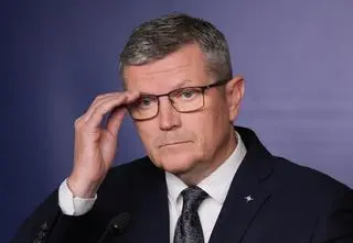 Człowiek Nawrockiego o "próbach dominacji i szantażu". MSZ odpowiada