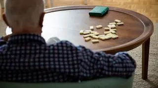 Okno zamiast świata. Nowy raport ujawnia skalę problemów