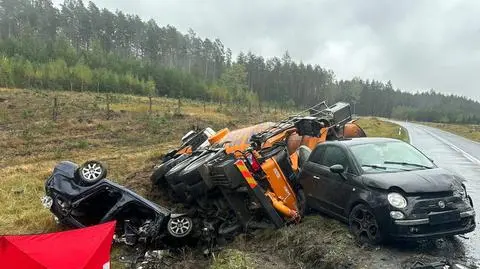 Nie żyje 45-latek. Zderzył się z betoniarką, ta wjechała w dwa kolejne auta 