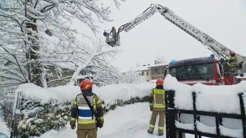 Śnieg, zima, strażacy, interwencje