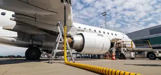 Gwałtowny wzrost cen, odwołane połączenia. Czy polecimy na wakacje?