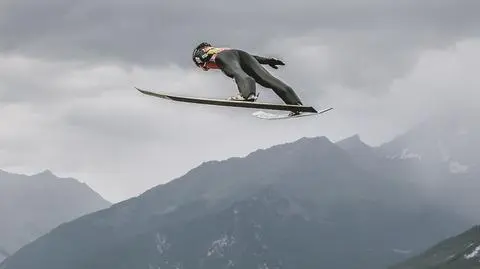 O której godzinie dzisiaj skoki w Courchevel?