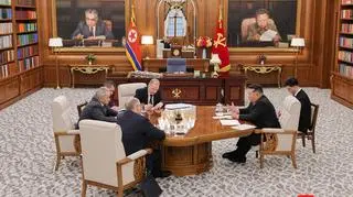 Pjongjang. Kim Dzong Un podczas spotkania z Siergiejem Szojgu