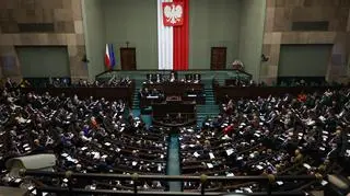 Nowy sondaż partyjny. Lider z dużą przewagą