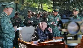 Kim Dzong Un podczas wizyty w bazie szkoleniowej Koreańskiej Armii Ludowej (2.10.2024 r.)