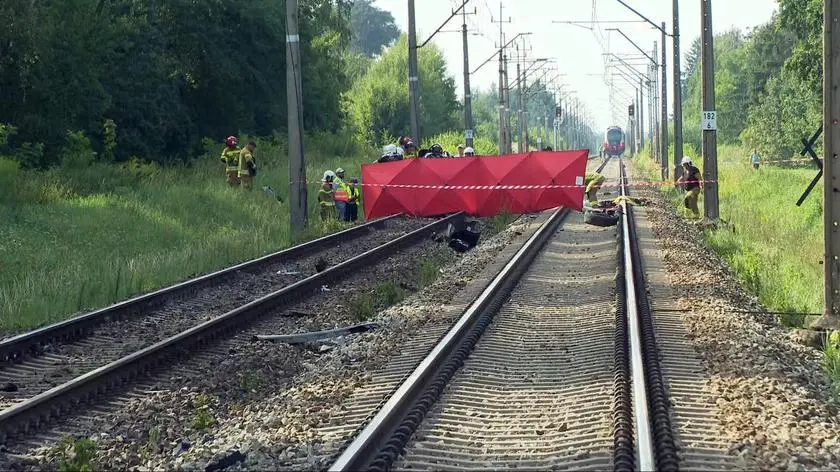Zderzenie auta z pociągiem. Nie żyją cztery osoby