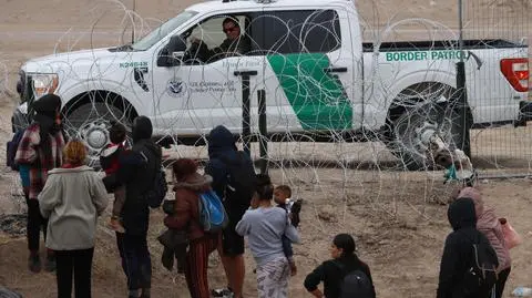Migranci na granicy amerykańsko meksykańskiej