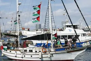 Statki Flotylli Global Sumud wypłynęły z Barcelony