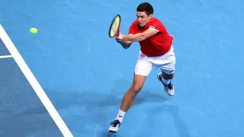 Polak obronił dwie piłki meczowe. Jest bliżej Australian Open
