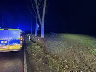 Wypadek na Dolnym Śląsku, kierowca oddalił się z miejsca zdarzenia
