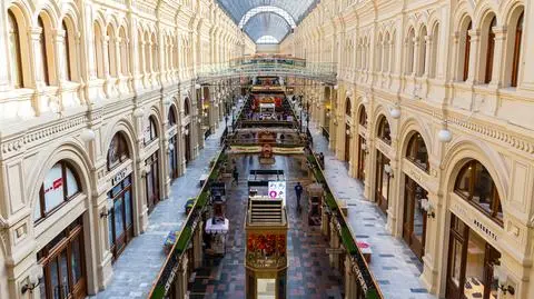 moskwa gum shutterstock_2065060409