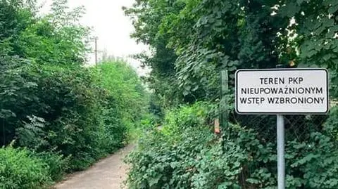 Znak zakazu przed terenem z miejscem upamiętnienia zbrodni