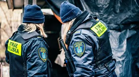 Strażnicy odwiedzają miejsca, w których przebywają bezdomni
