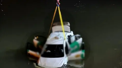 Samochód wpadł do Odry we Wrocławiu