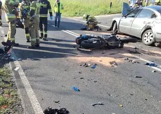Wypadek pod Radomskiem. Nie żyje 22-latek