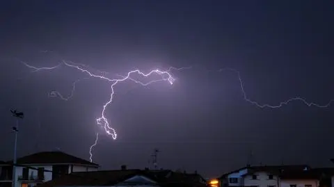 Burza, noc
