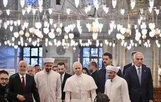 Papież odwiedził Błękitny Meczet w Stambule