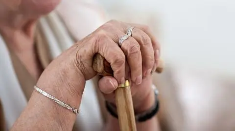 100 milionów dla seniorów. Rząd chce, by zostali w domach