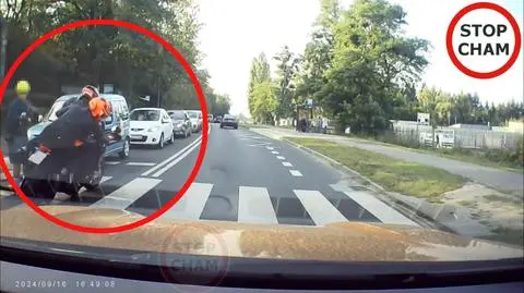 Motocyklista omal nie potrącił dziecka, po czym uciekł. Straci prawo jazdy 