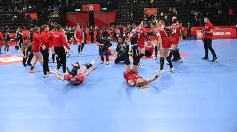 Te obrazki można oglądać bez przerwy. Zobacz euforię Polek po awansie. Nagranie