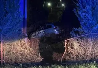 "Zdenerwowany po kłótni z kolegą" staranował płot i uderzył w dom