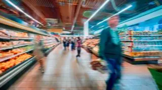 Ochroniarz nagrywał osoby ujęte na kradzieży, filmy wrzucił do sieci