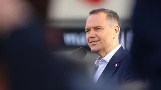 Czas na "mocne haki"? Nowe wpisy o Nawrockim i pewnej strzelnicy