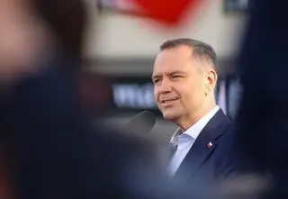 Nowy sondaż, procenty Nawrockiego, tragedia na S2