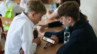Ósmoklasiści tuż przed egzaminem. Niektórzy z nich już za trzy lata pójdą do pracy