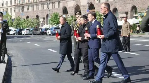 Donald Tusk, Emmanuel Macron, Friedrich Merz, Keir Starmer razem z Wołodymyrem Zełenskim i jego żoną Ołeną zapalili znicze na Majdanie Niepodległości