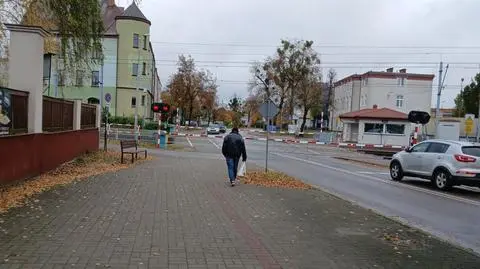 Kłopotliwy przejazd kolejowy w centrum miasta