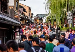 Tłumy turystów, chaos i pijaństwo. "Sytuacja wymknęła się spod kontroli" 