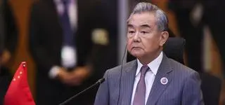 Srebrny Lis w Warszawie. Kim jest Wang Yi