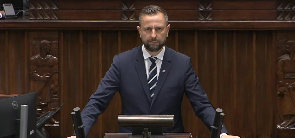 Szef MON w Sejmie o rosyjskich dronach nad Polską
