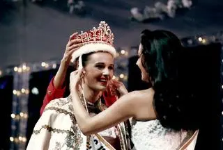 Agnieszka Kotlarska jako Miss International