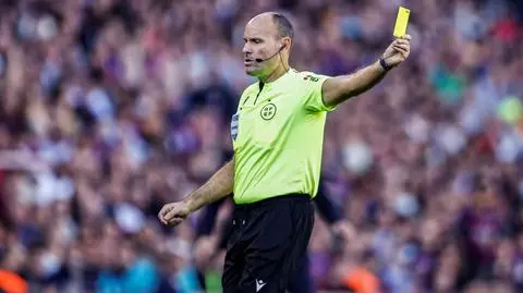 Piłkarze odetchną. Kontrowersyjny sędzia musi zakończyć karierę