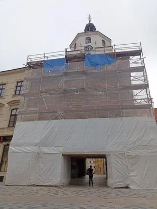 Na Starym Mieście trwają też prace przy Bramie Krakowskiej 